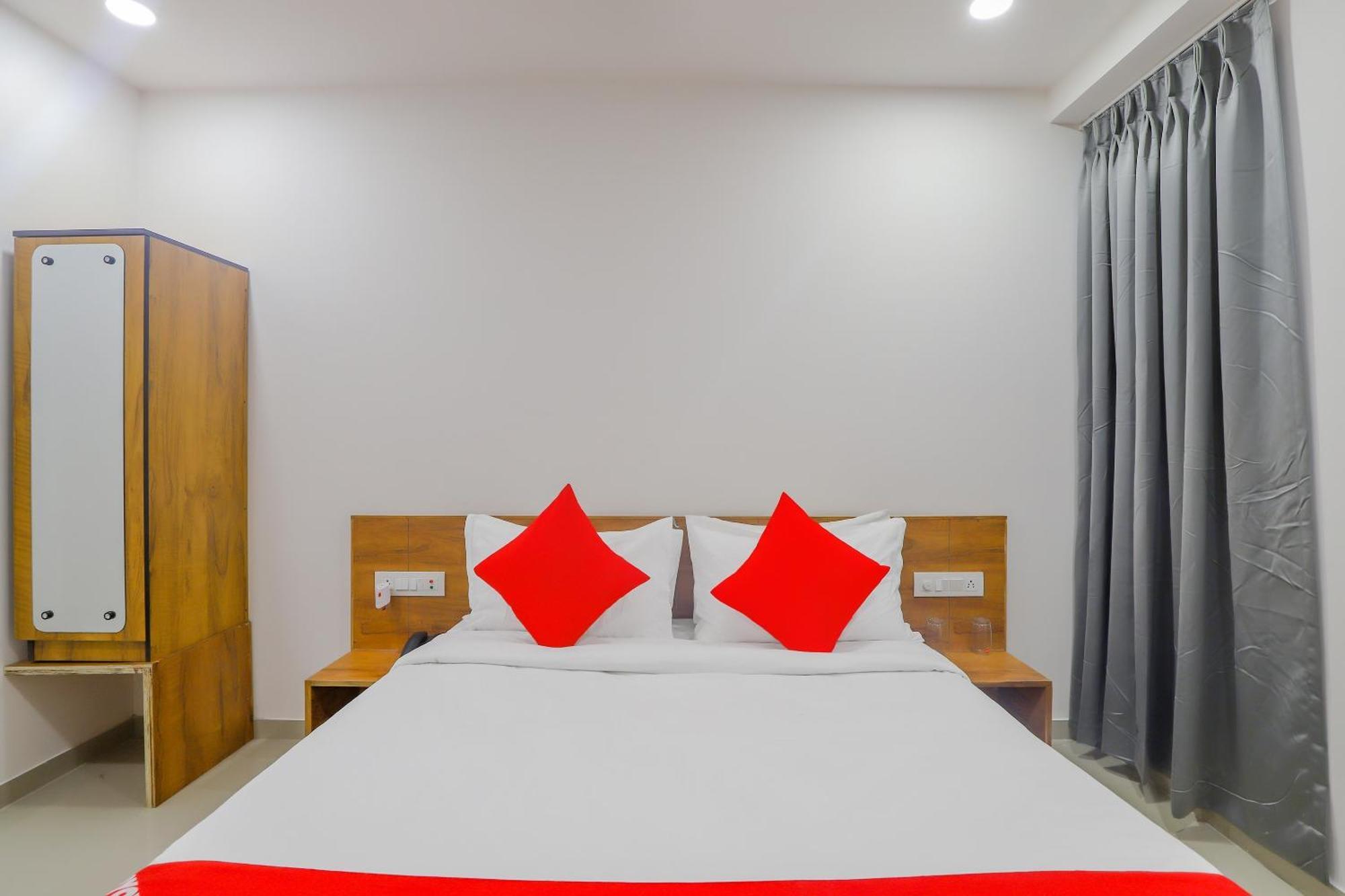 Hotel O Casa Marina Bhatha Екстериор снимка
