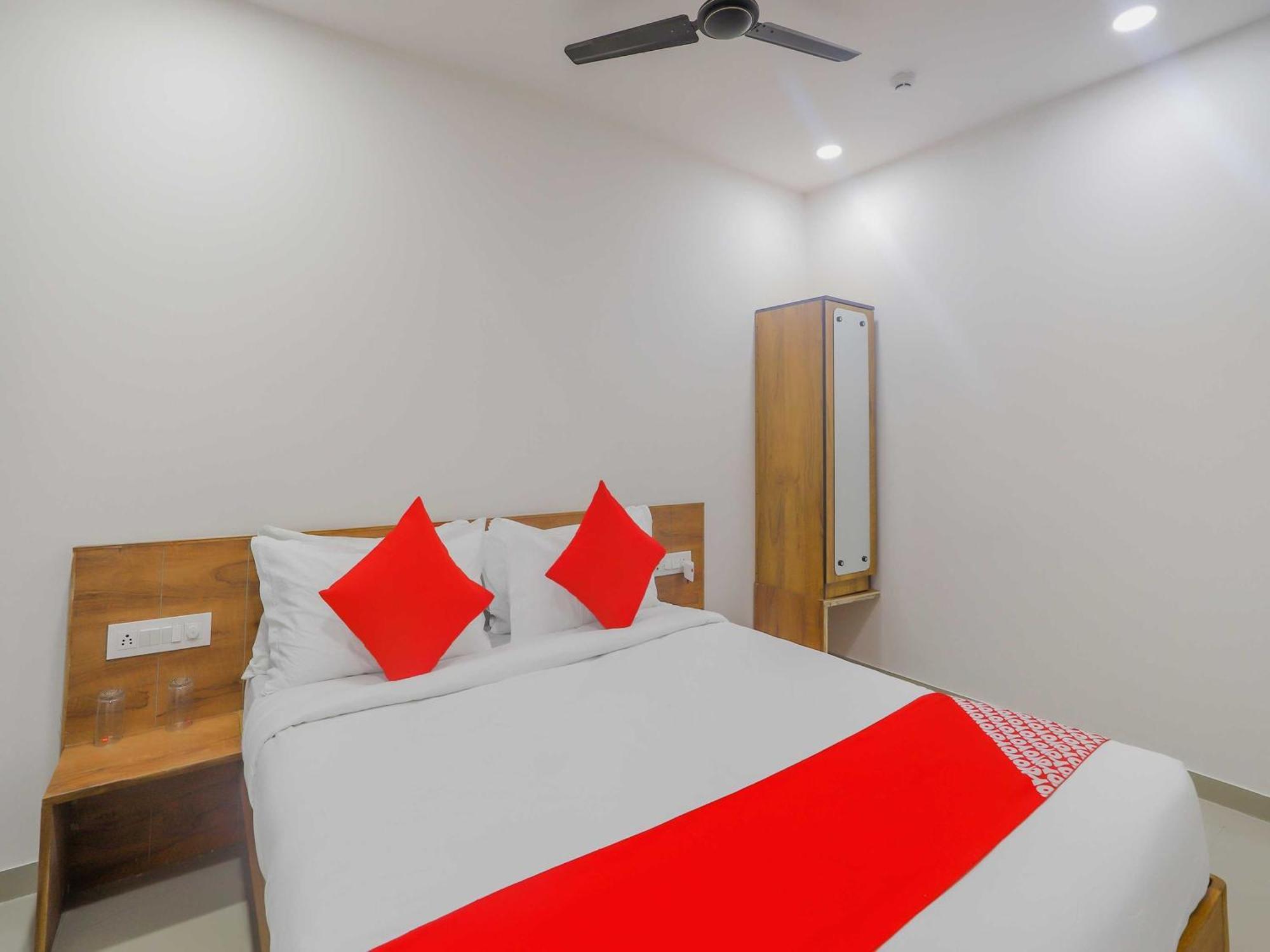 Hotel O Casa Marina Bhatha Екстериор снимка